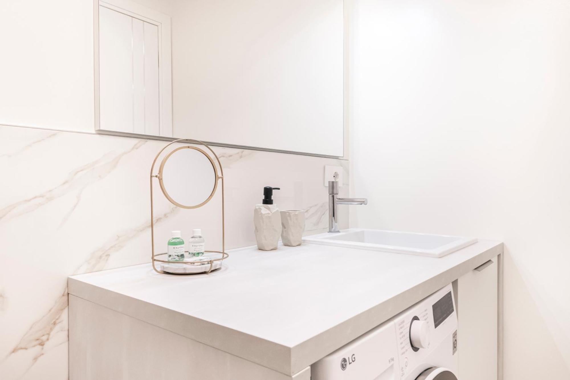 Easylife - Design And Relax In The Heart Of Milan Apartment ภายนอก รูปภาพ